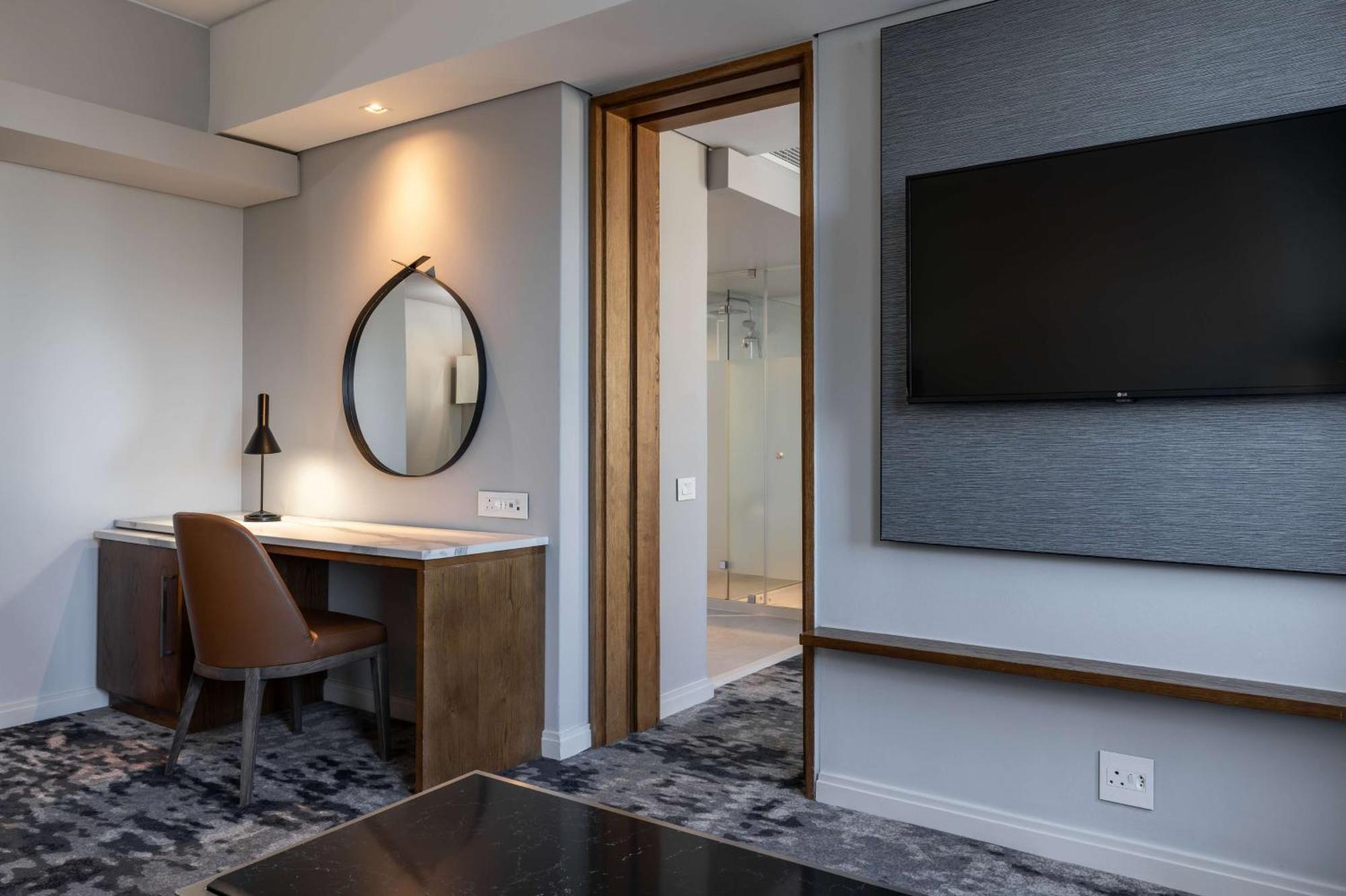 Radisson Foreshore