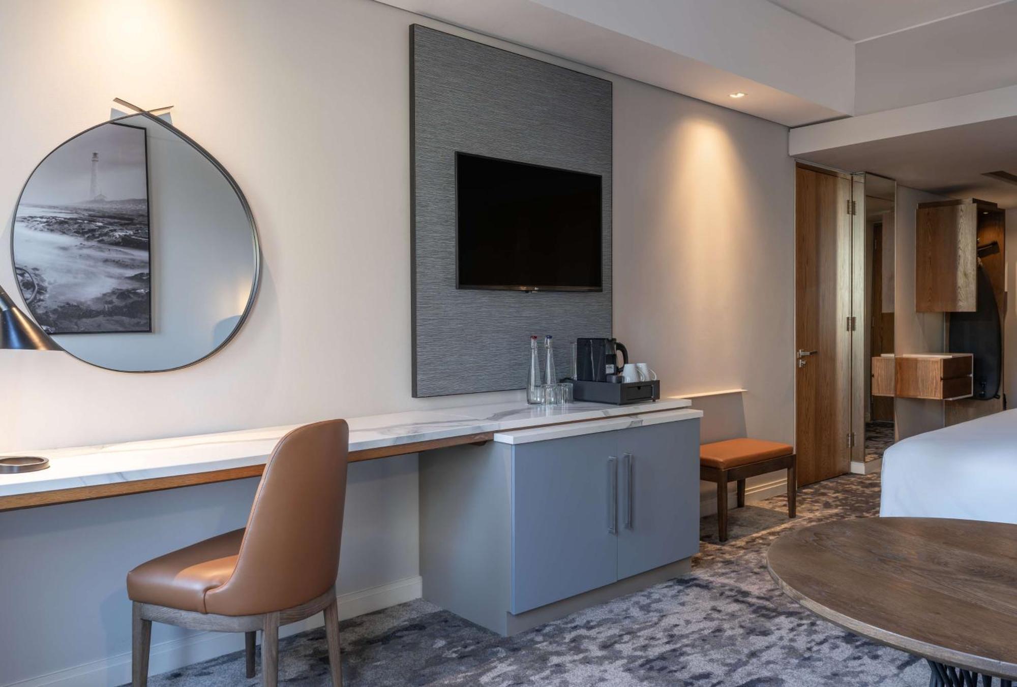 Radisson Foreshore