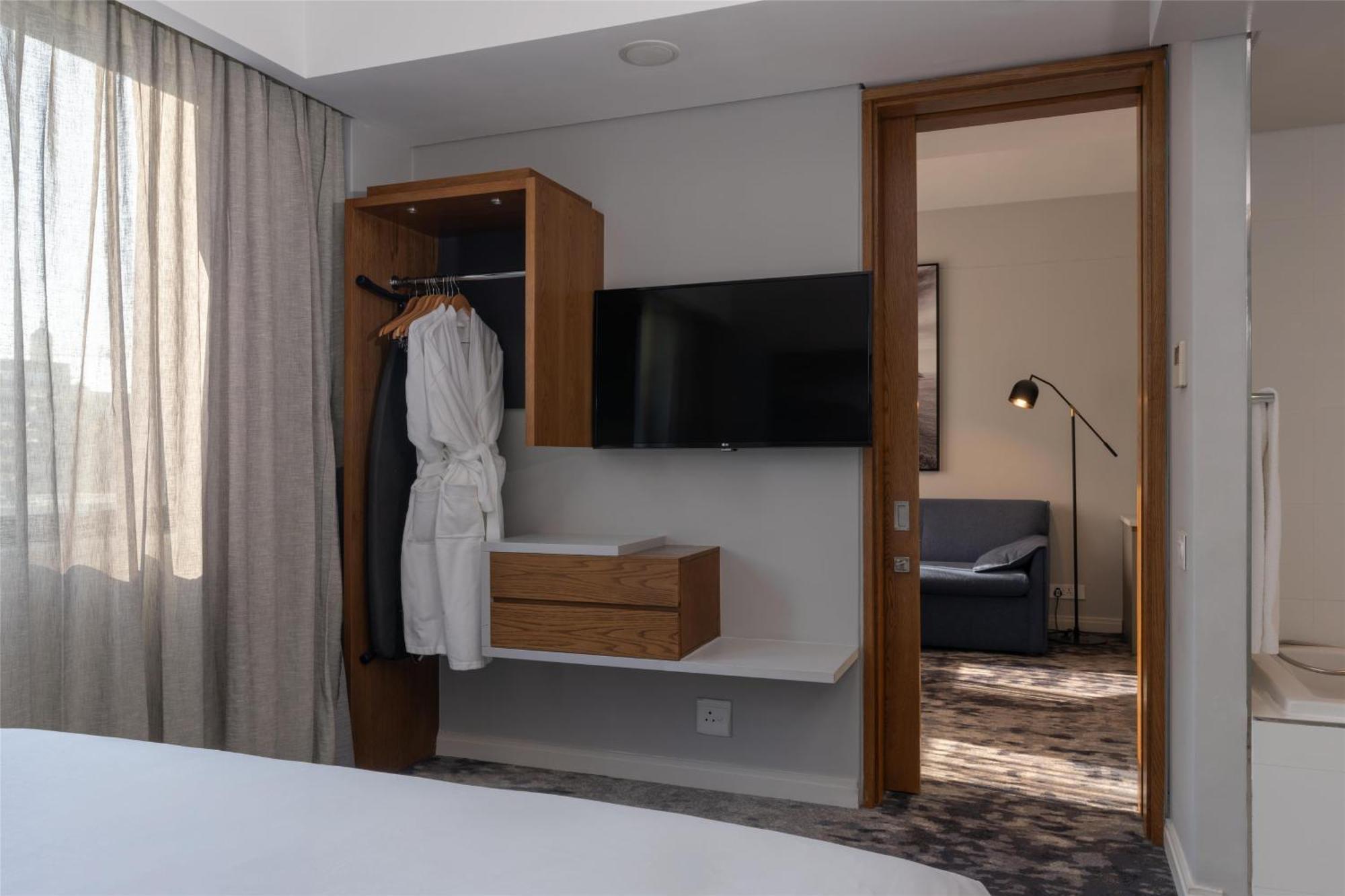 Hotel Radisson Foreshore 4*