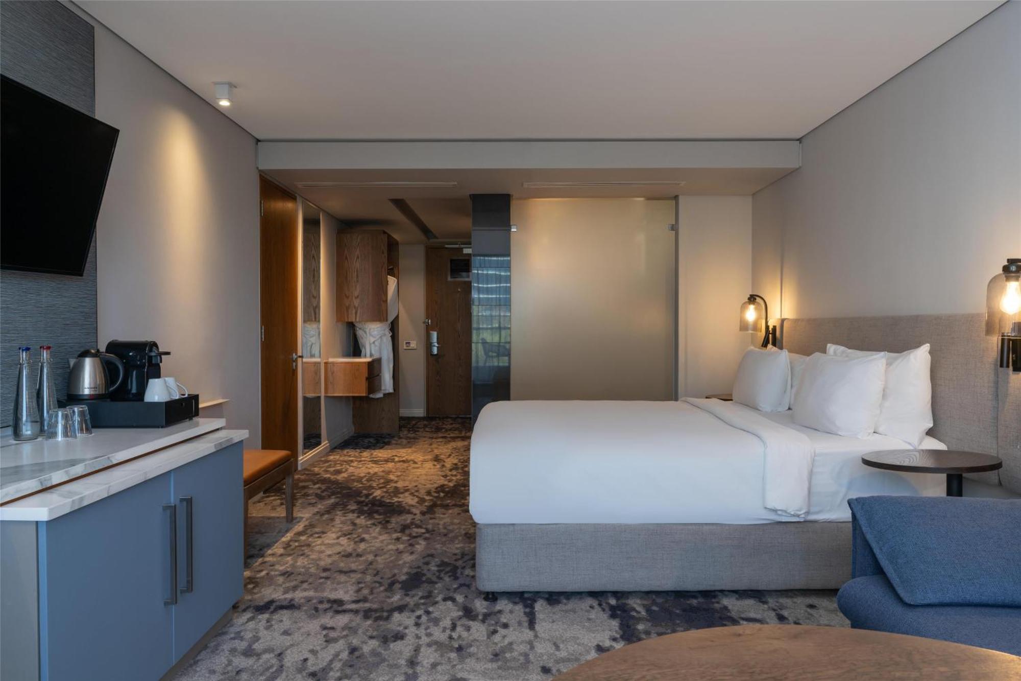 Radisson Foreshore Hotel
